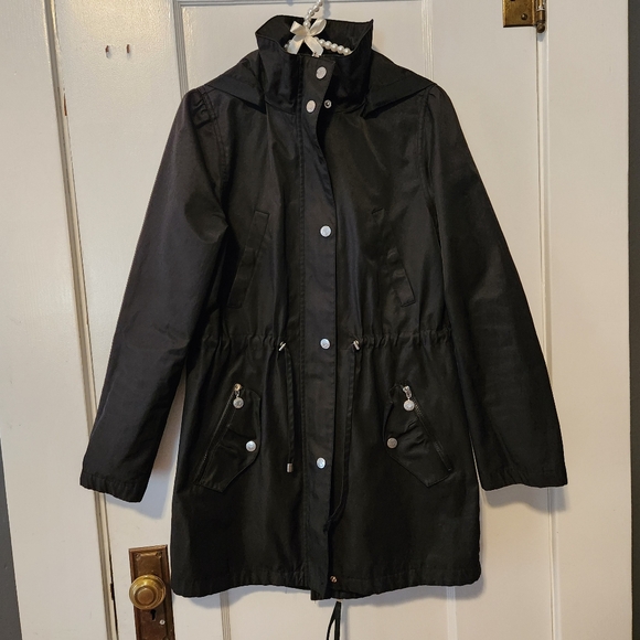 Betsey Johnson Black Snap Closure Raincoat with Leopard Print Lining - Picture 9 of 9
